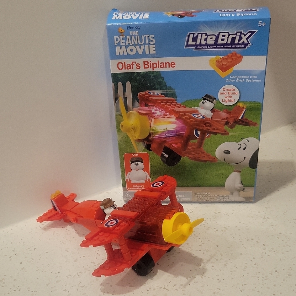 Peanuts Movie Olaf's Vibrant Red Biplane Set